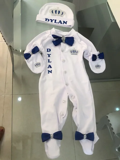 Set de enterizo de bebe y gorrito